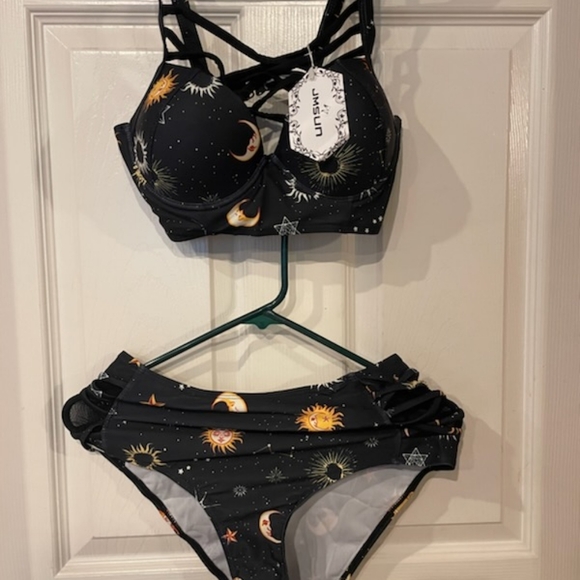 2 piece Swimwear - Picture 4 of 4